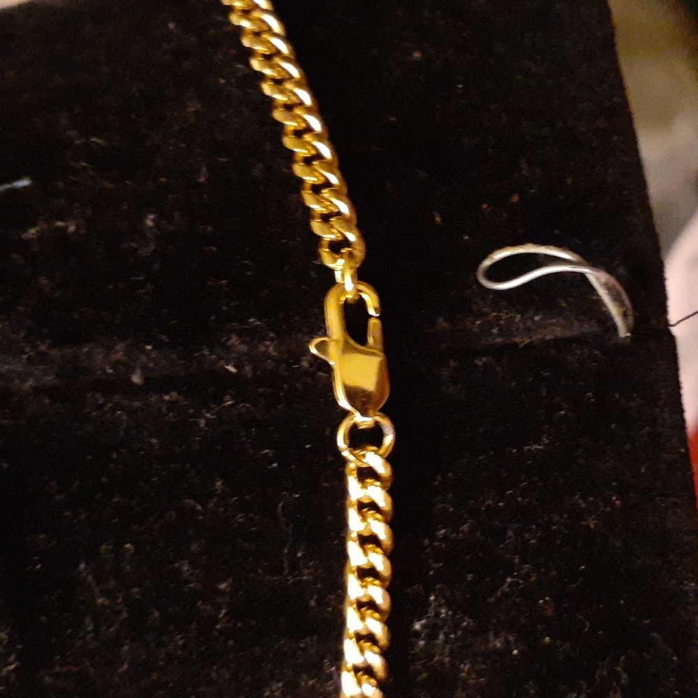 CHARM/ UNBRANDED 18" 18K GOLD PLATED CHAIN AUTHENTIC - Picture 4 of 4